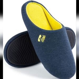 New ROCKDOVE Men's MEMORY FOAM SLIPPERS sz 9- 10